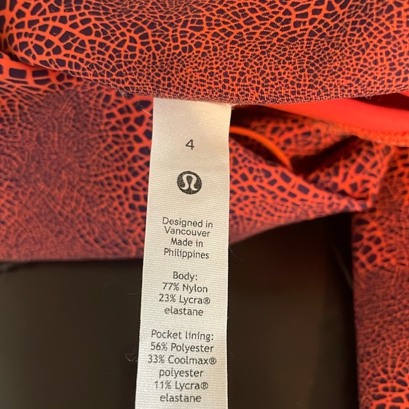 Lululemon leggings size 4/25 inseam. Like new. - Picture 3 of 4